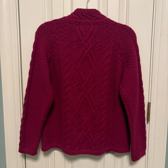 Aran Crafts Merino Wool Sweater Womens Medium Magenta Cable Knit Button Collar - Picture 2 of 14